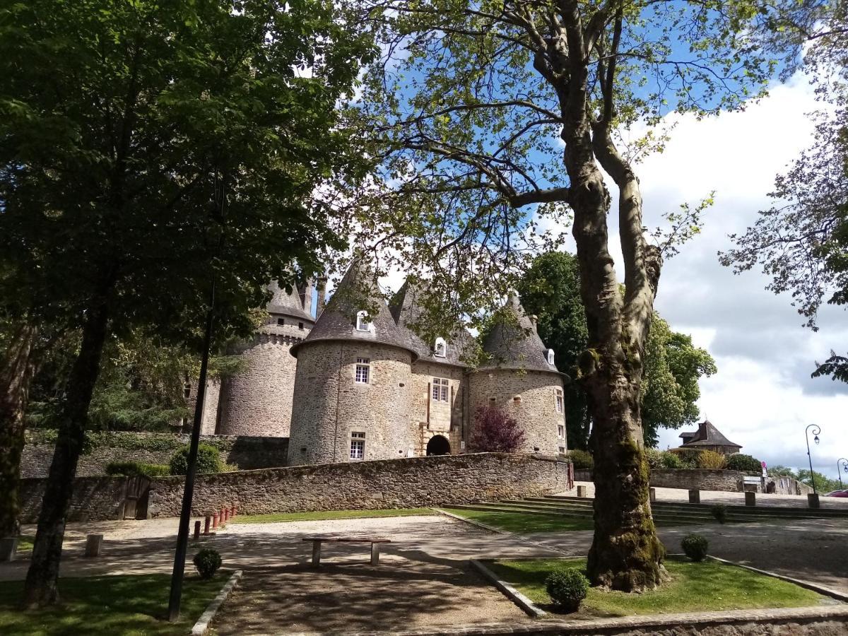 Le Grand Guillaume Maisonnette Independante Saint-Sornin-Lavolps Екстериор снимка